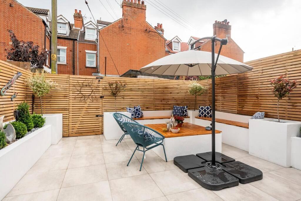 Beautiful Spacious Newly Renovated *