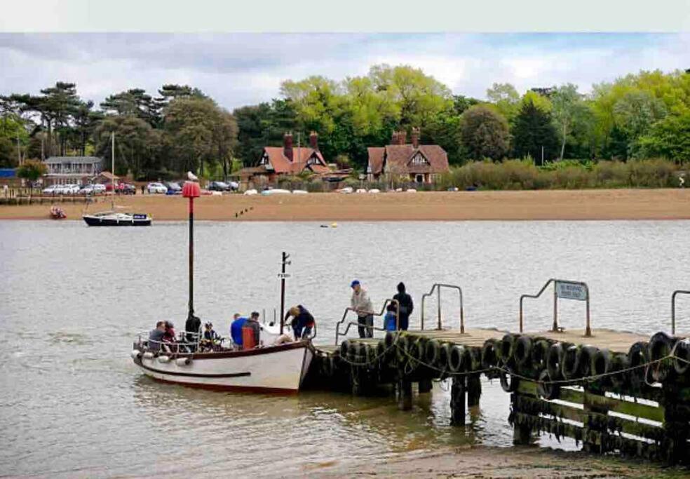 Beautiful Spacious Newly Renovated Felixstowe