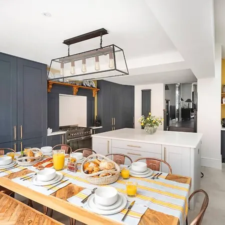 Beautiful Spacious Beach Home Newly Renovated Филикстоу Экстерьер фото